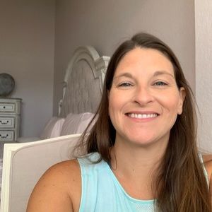 Meet your Posher, Carla